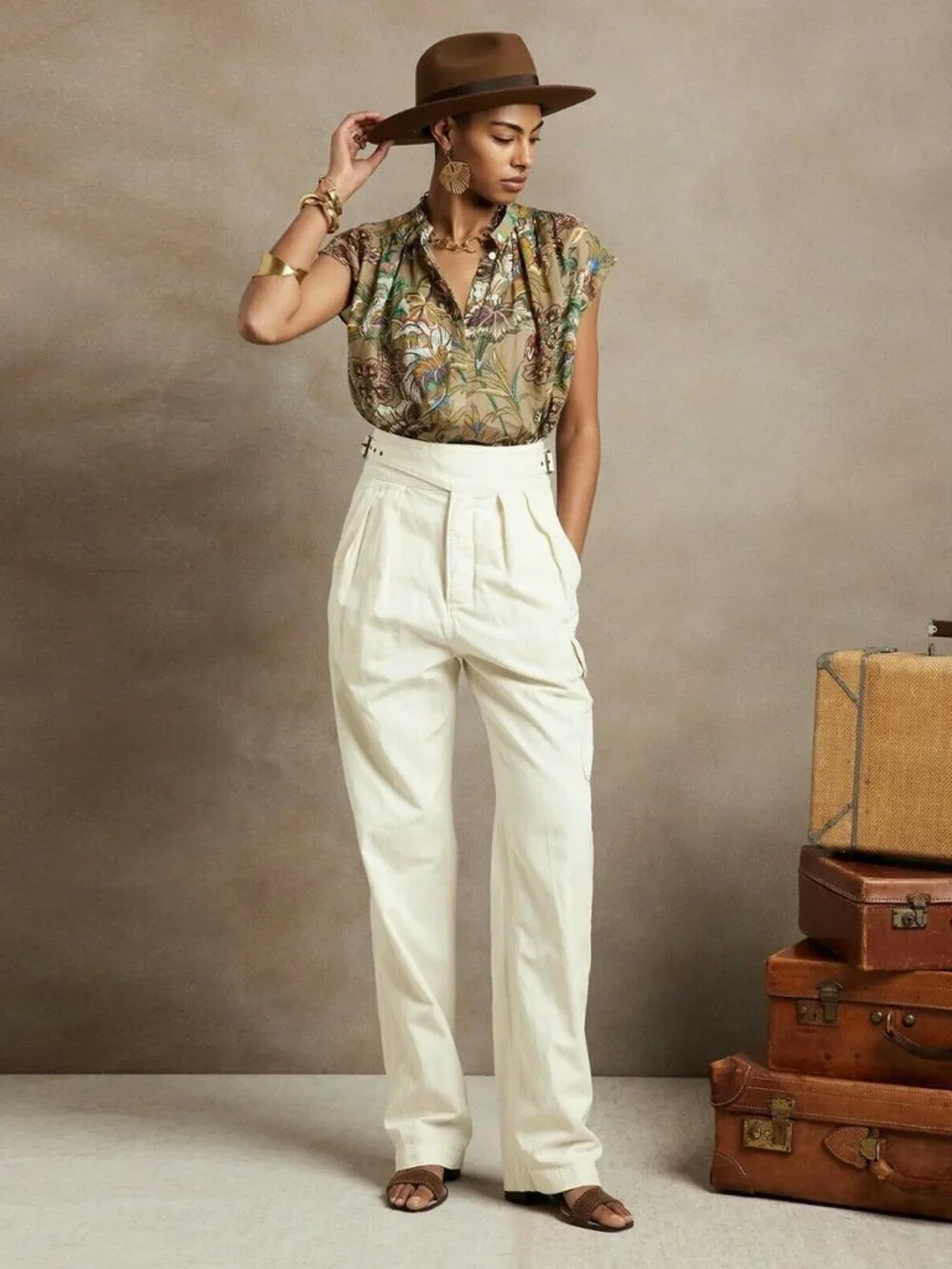 Banana Republic Heritage Explorer Pleated Buckle Cargo Pant size 6 petite NWT